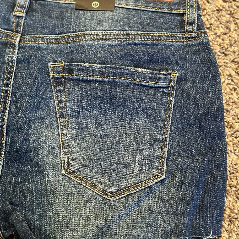 Blank NYC The Astor distressed denim Cutoff short - Picture 5 of 8
